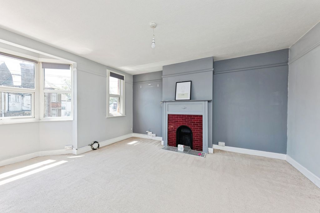 Property photo 3 of 20 Pbox-Img.Jpg
