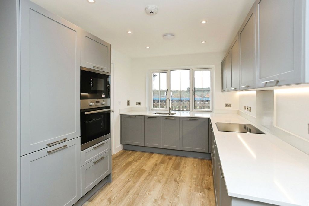 Property photo 2 of 11 Example Kitchen