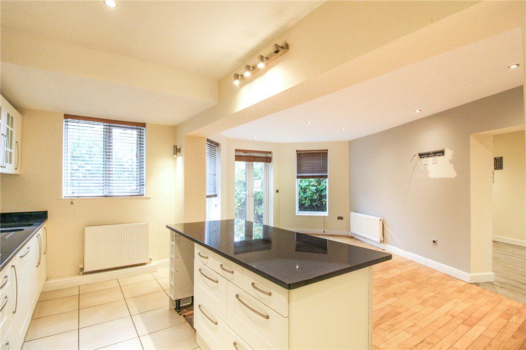 Property photo 2 of 16 Kitchen Diner