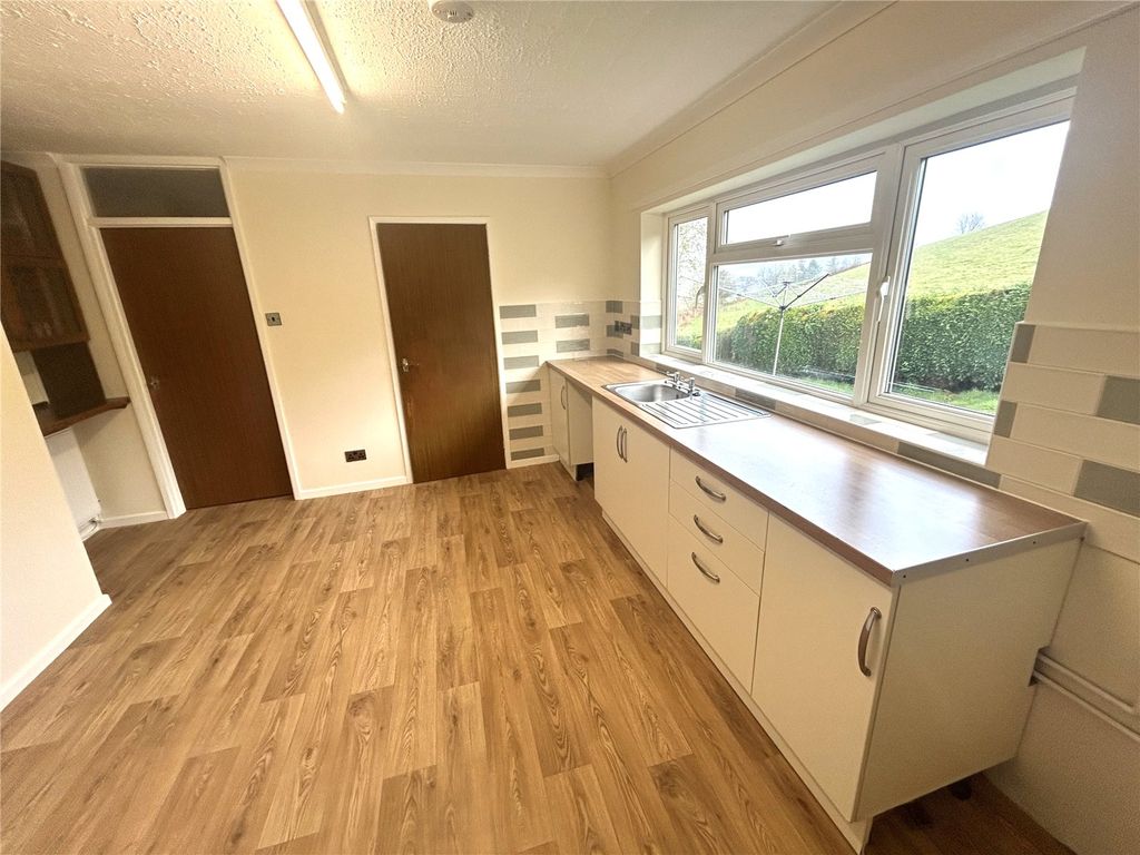 Property photo 3 of 17 Picture No. 18