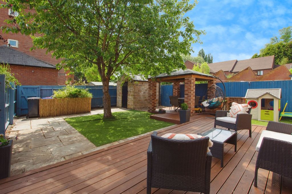 Property photo 2 of 19