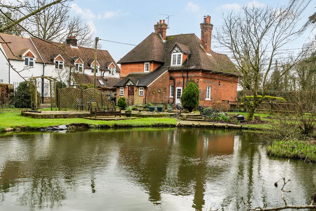 Property photo 2 of 9