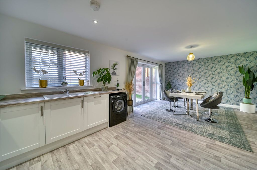 Property photo 3 of 10 Picture No. 12