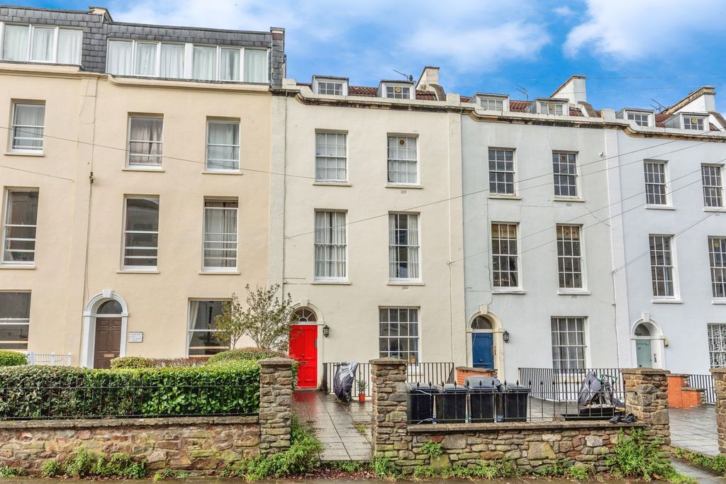 Property photo 1 of 11 Pbox-Img.Jpg