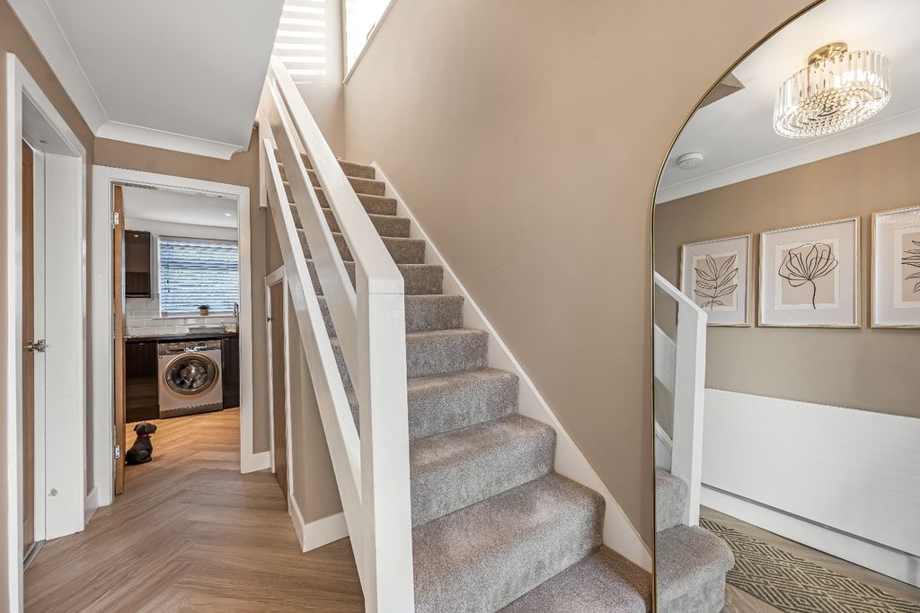 Property photo 2 of 31 5393023
