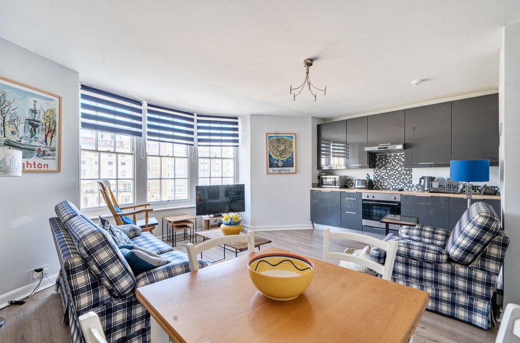Property photo 2 of 14 1488362-11-6A4Bc6...