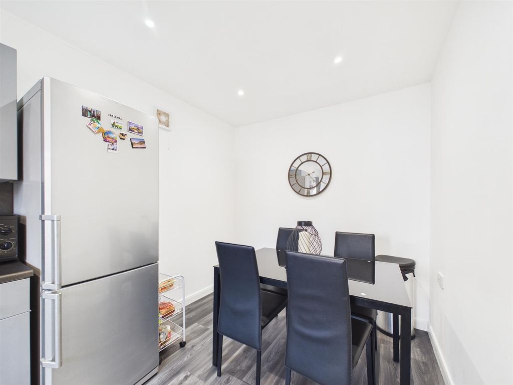 Property photo 3 of 16 Cam01486G0-Pr1028-Still001.Jpg