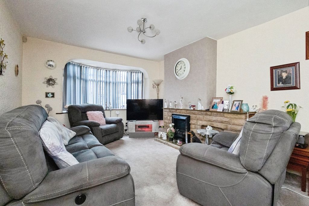 Property photo 3 of 20 Pbox-Img.Jpg