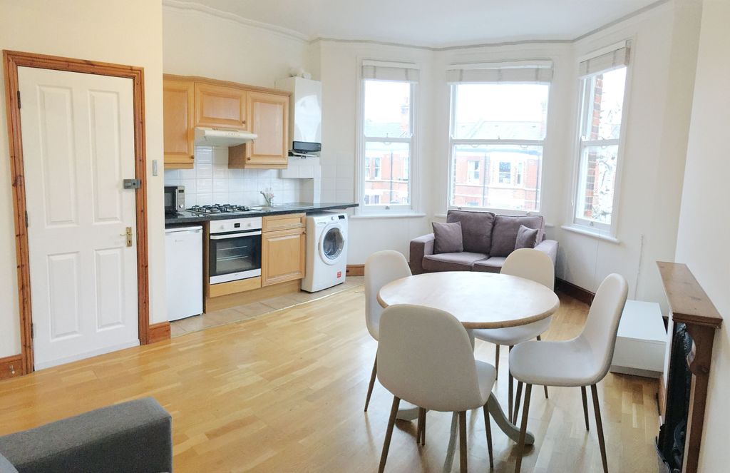 Property photo 2 of 8