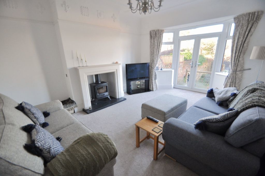 Property photo 2 of 48