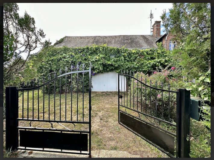 Property photo 2 of 11
