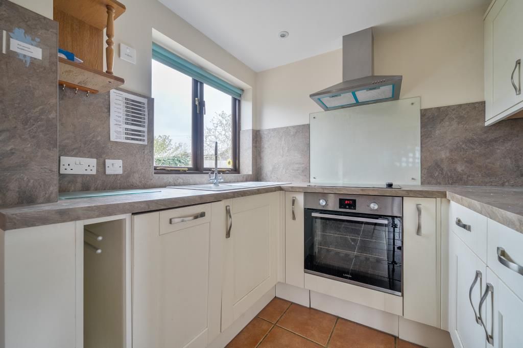 Property photo 2 of 18 Kitchen