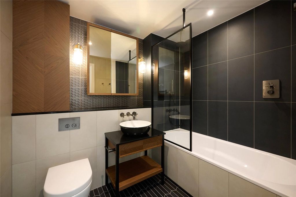 Property photo 2 of 22 Picture No. 12