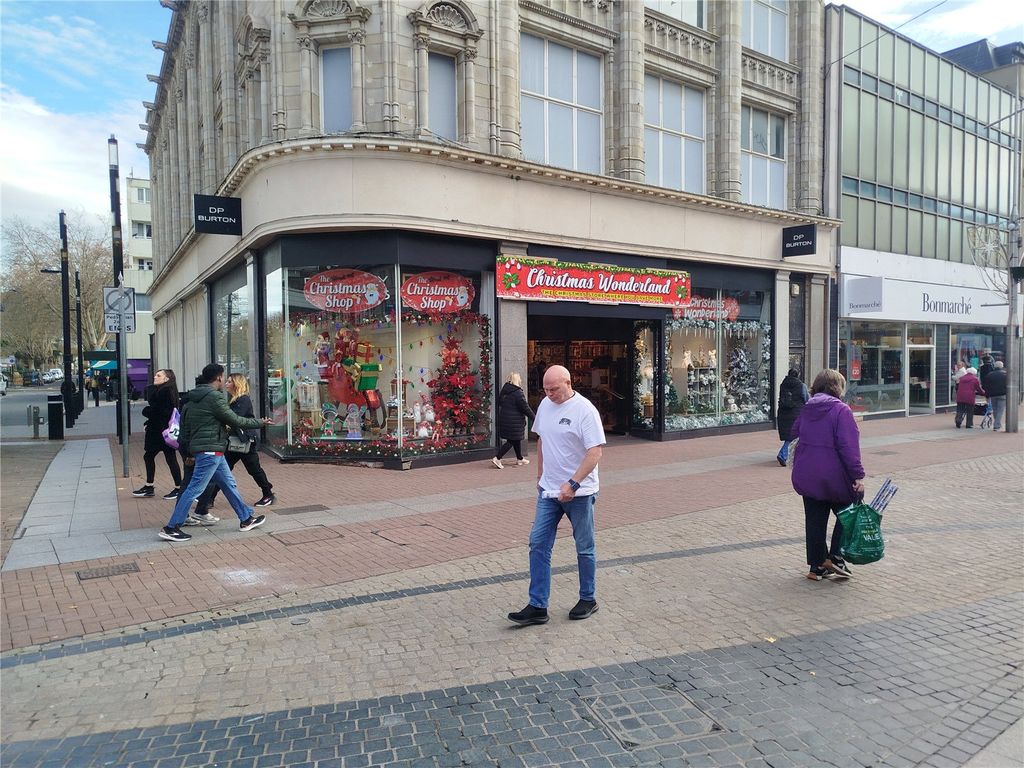 Property photo 2 of 8 Picture No. 16