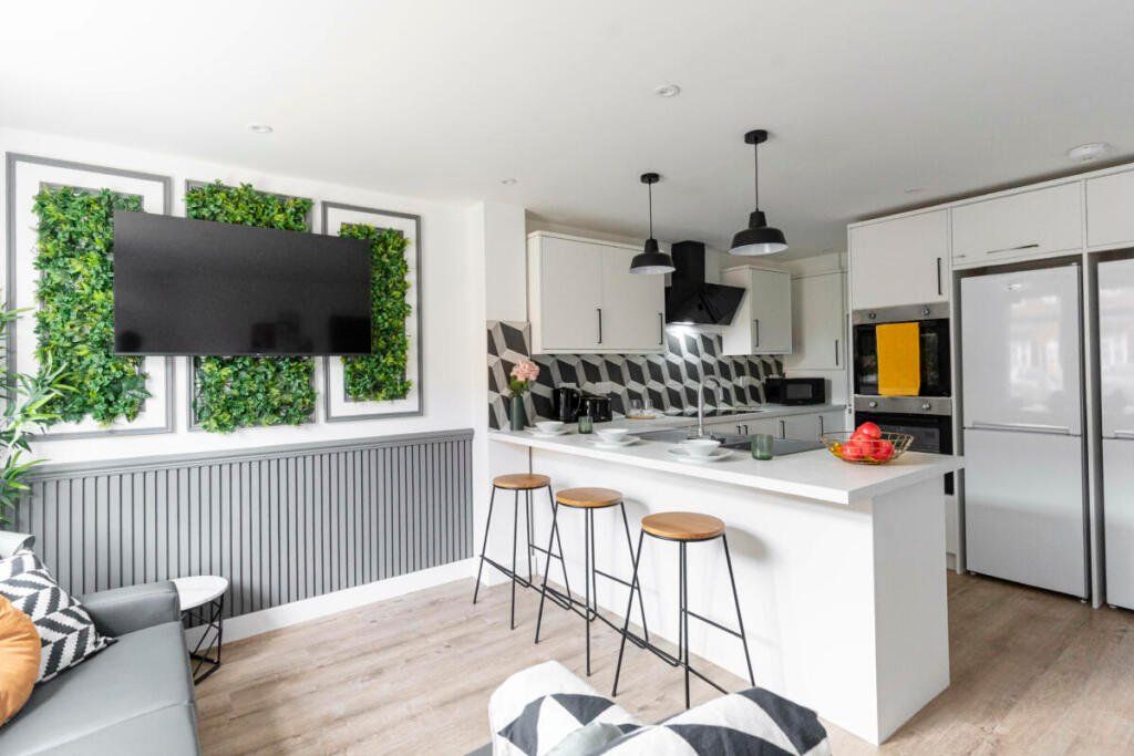 Property photo 2 of 8 Picture No. 01