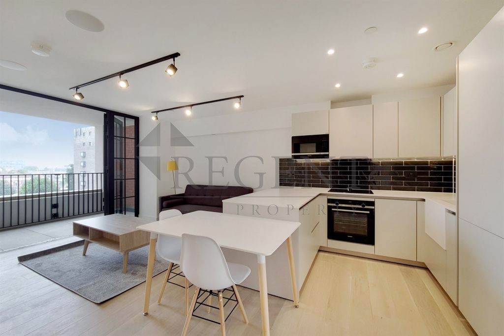 Property photo 2 of 10 Open Plan