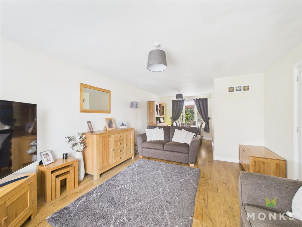 Property photo 3 of 17 Cam01520G0-Pr0266-Still006.Jpg