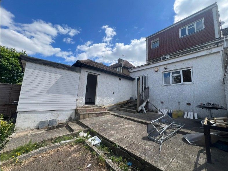 Property photo 2 of 19