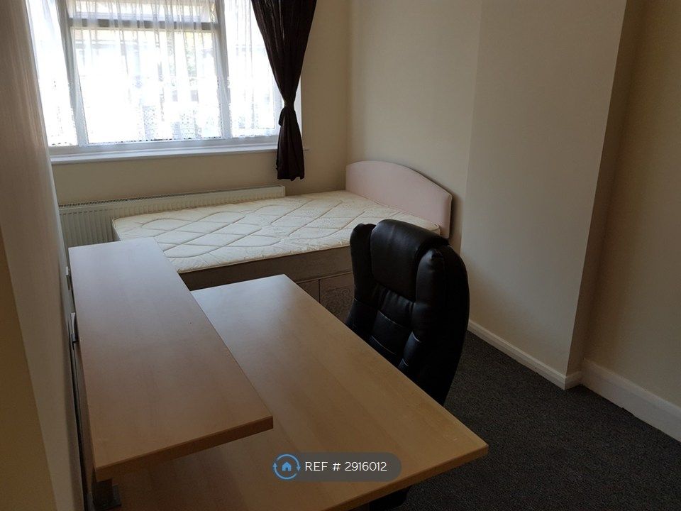Property photo 2 of 26