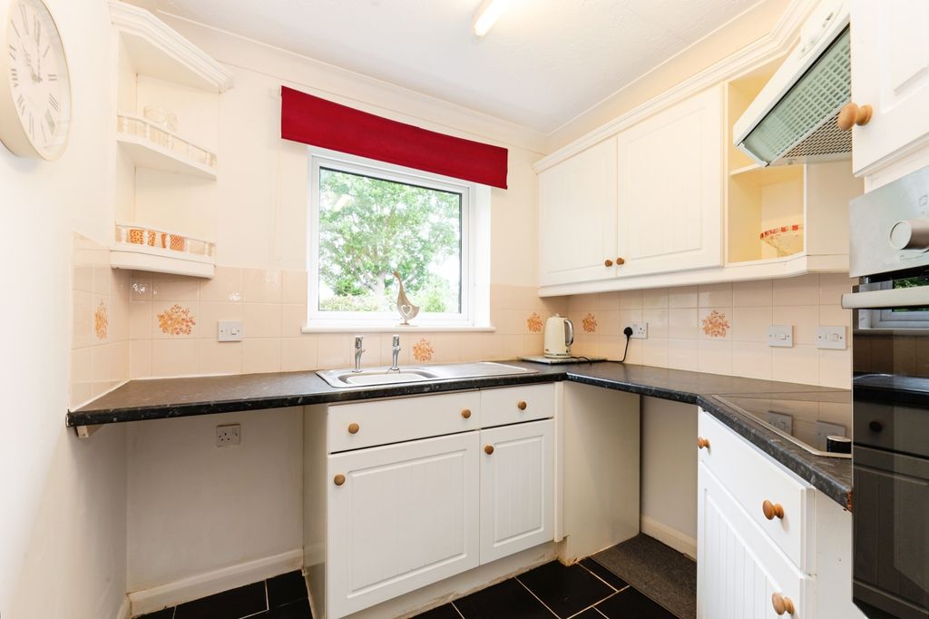 Property photo 2 of 11 Photo