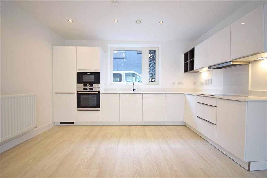 Property photo 2 of 8 Picture No. 06