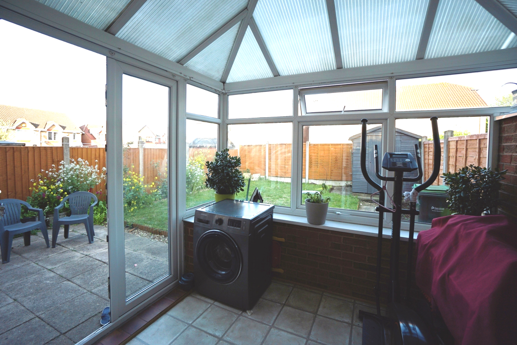Property photo 3 of 17 Conservatory