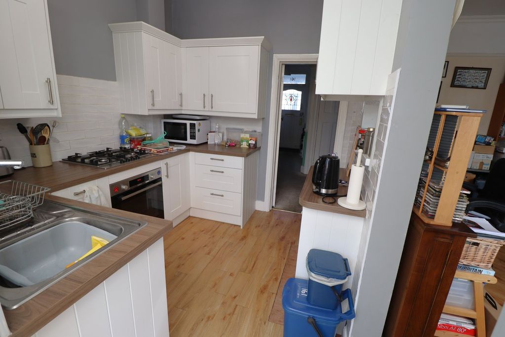 Property photo 3 of 12
