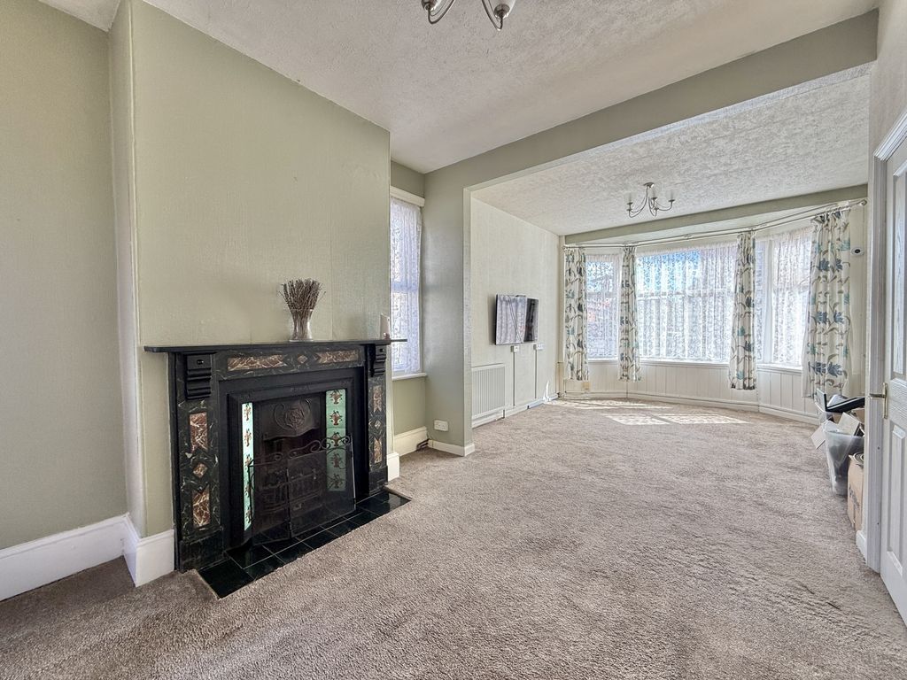 Property photo 3 of 17 Photo 7