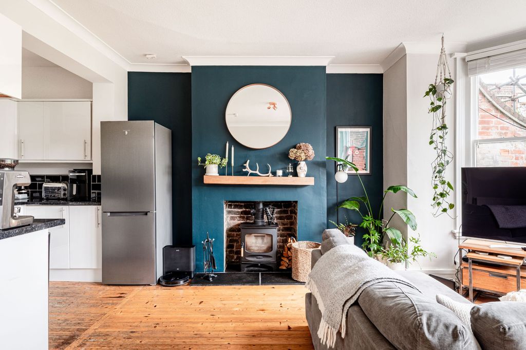 Property photo 3 of 17