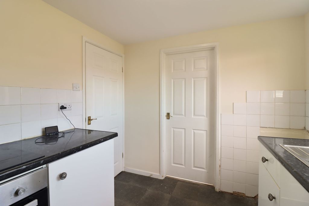 Property photo 3 of 21