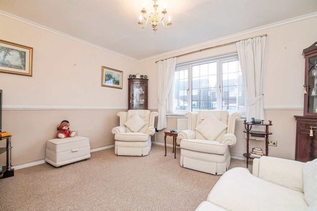 Property photo 3 of 18