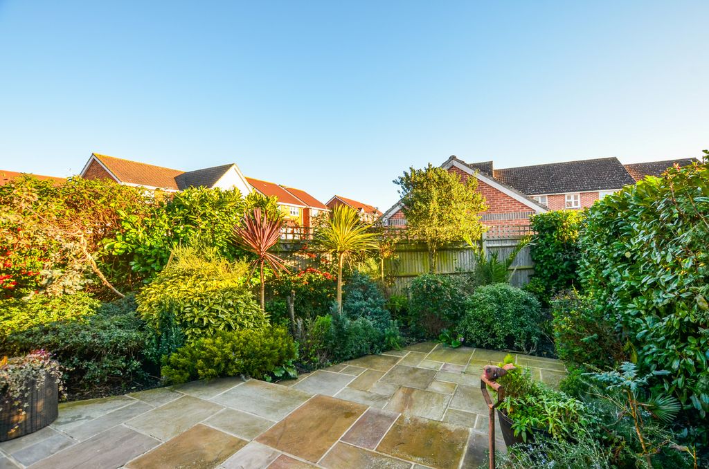 Property photo 2 of 31