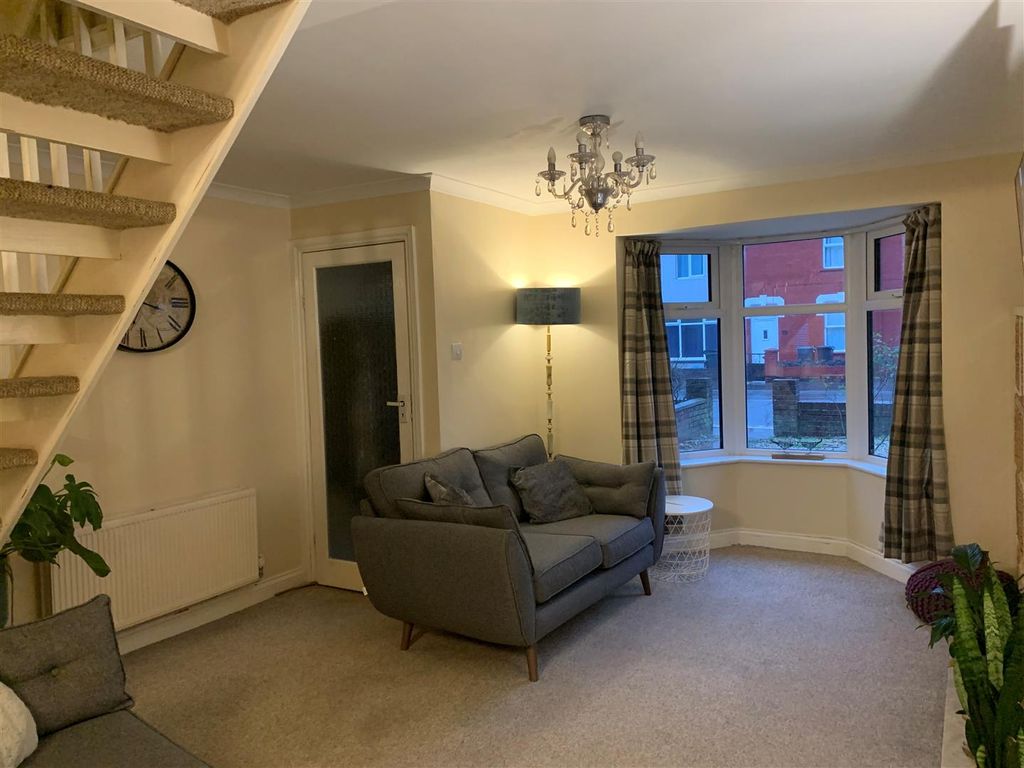 Property photo 3 of 7 Lounge.Jpg