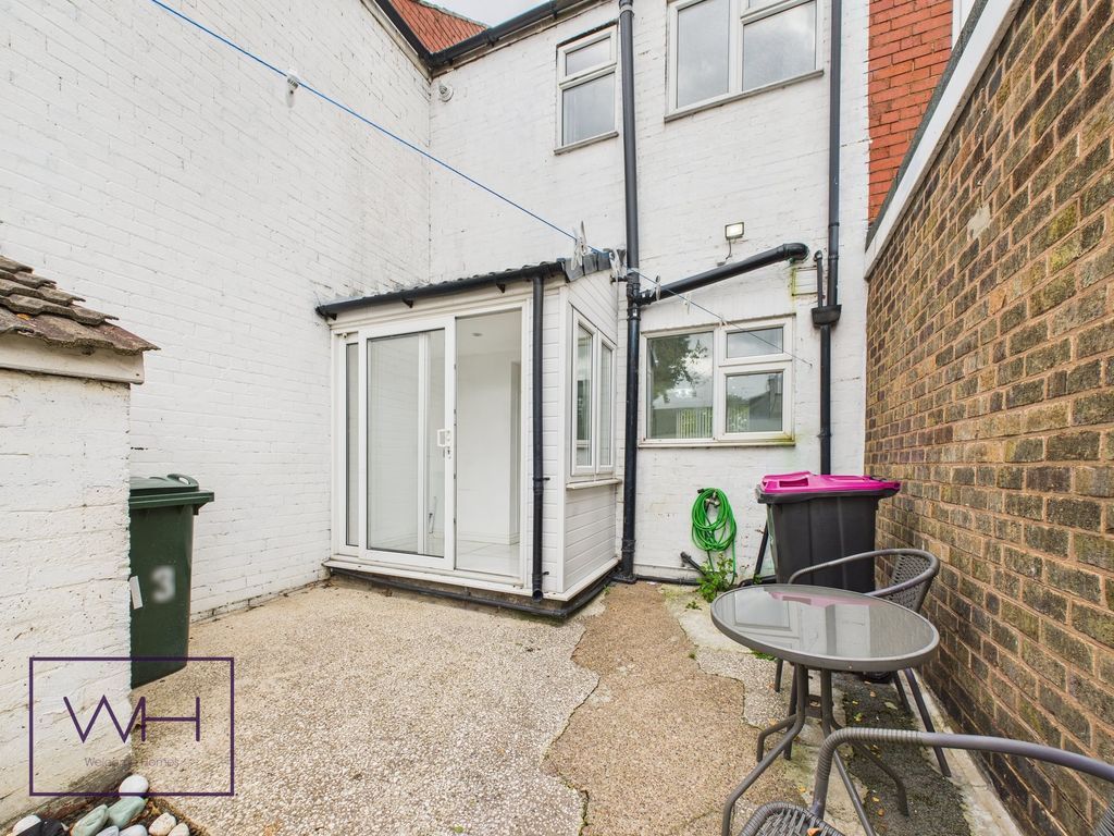 Property photo 2 of 14 Cam03785G0-Pr0308-Still008