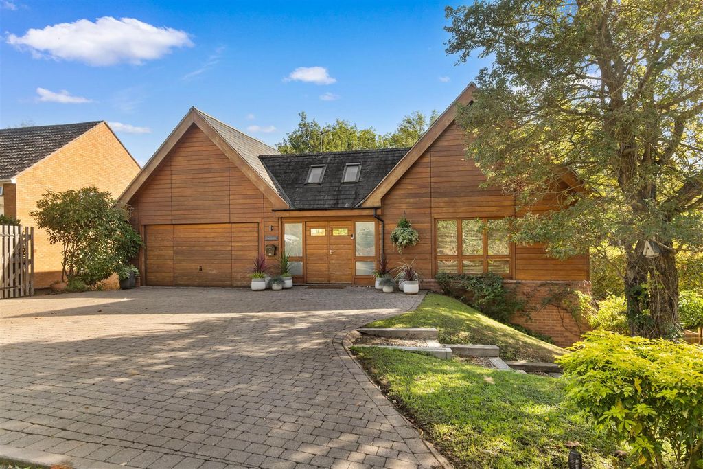 Property photo 1 of 32