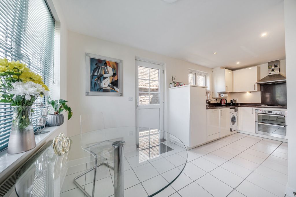 Property photo 3 of 21 1481809-14-6A54d4...