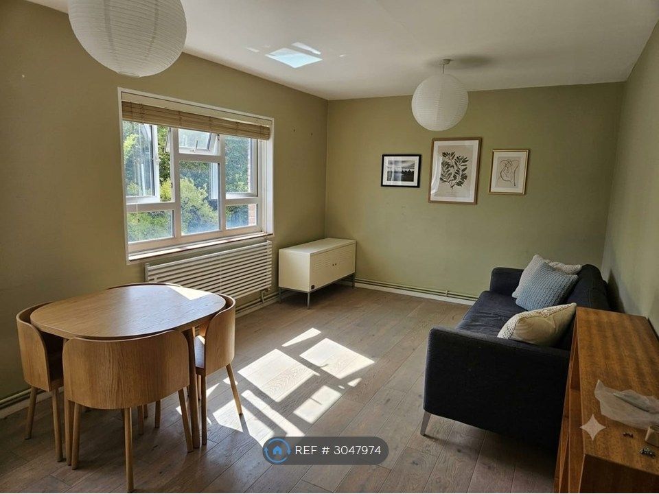 Property photo 3 of 18 Living / Dining Room
