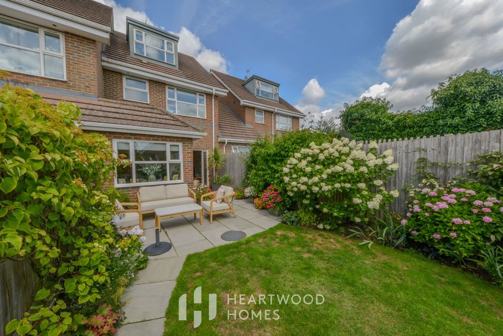 Property photo 1 of 18
