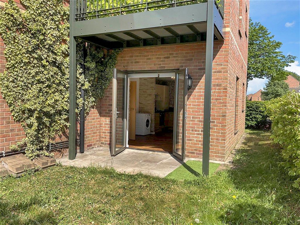 Property photo 1 of 9 Patio C