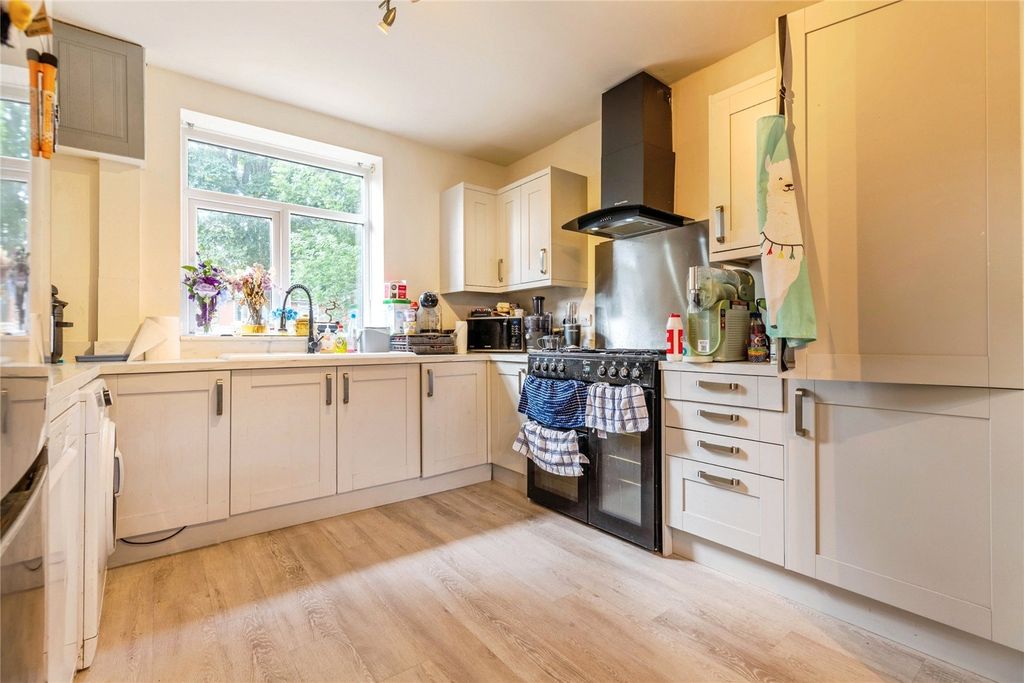 Property photo 3 of 17 Picture No. 04