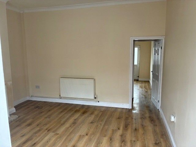 Property photo 3 of 8 Photo