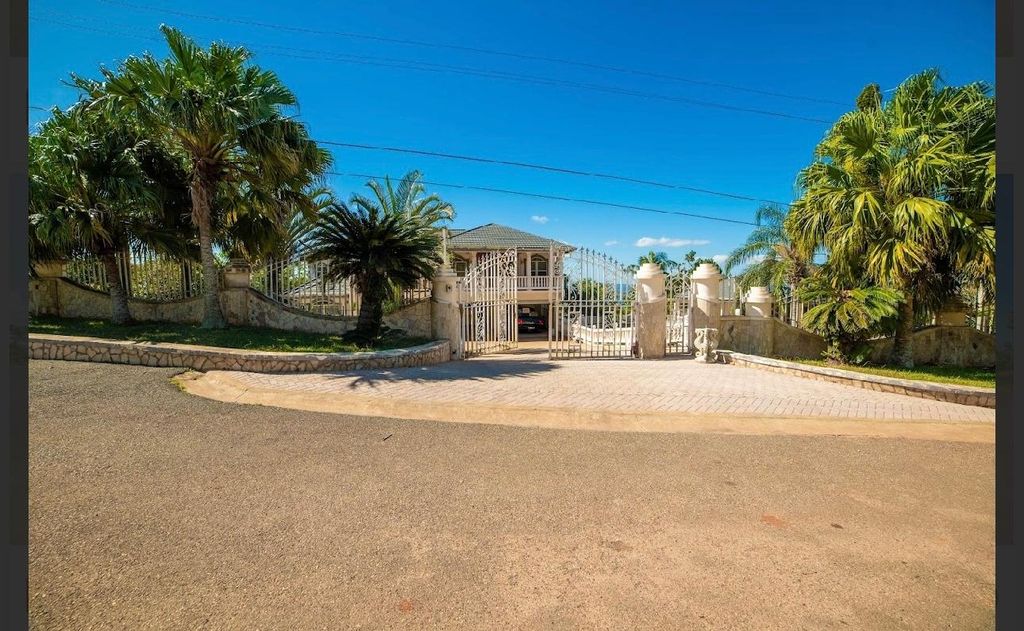 Property photo 2 of 25