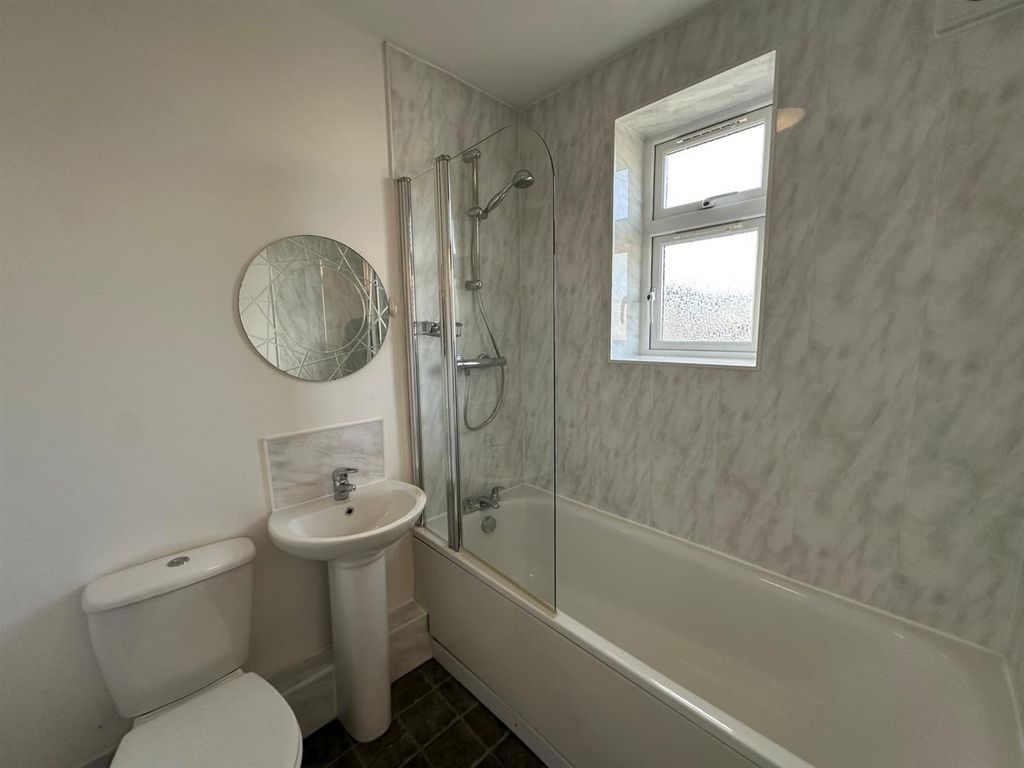 Property photo 1 of 5 Rm 4 Ensuite