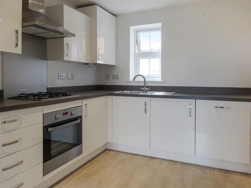 Property photo 3 of 15 Kitchen