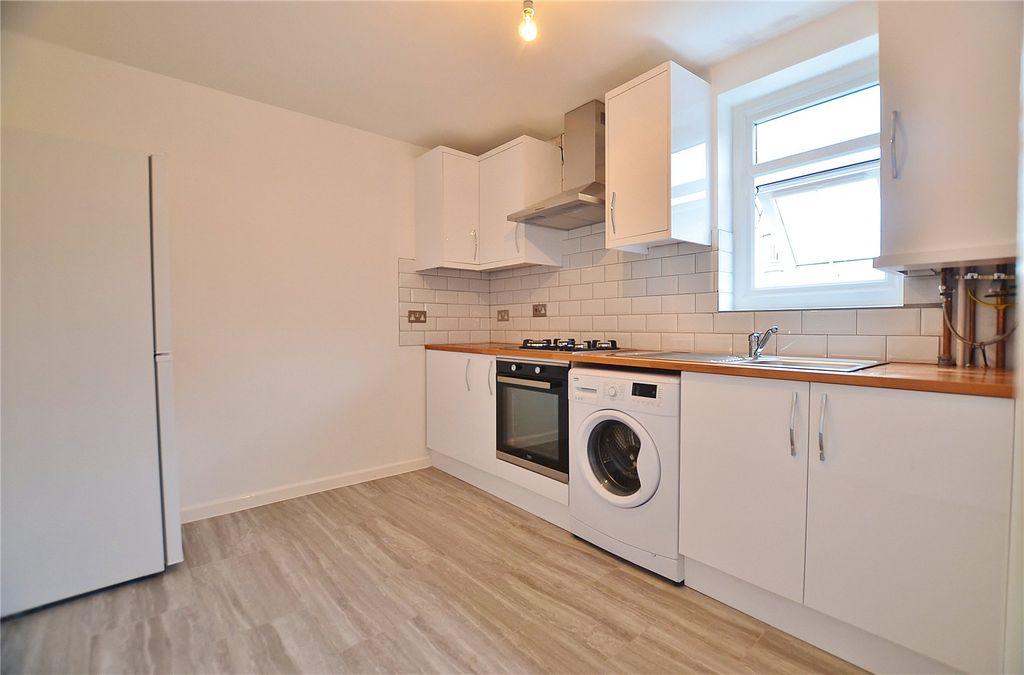 Property photo 3 of 10 Picture No. 04