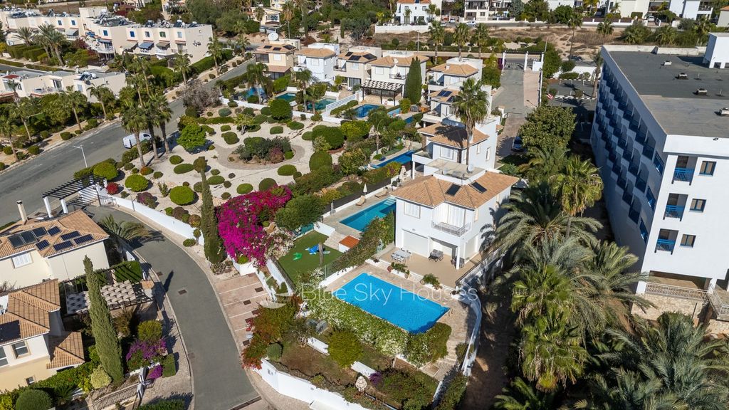 Property photo 3 of 42