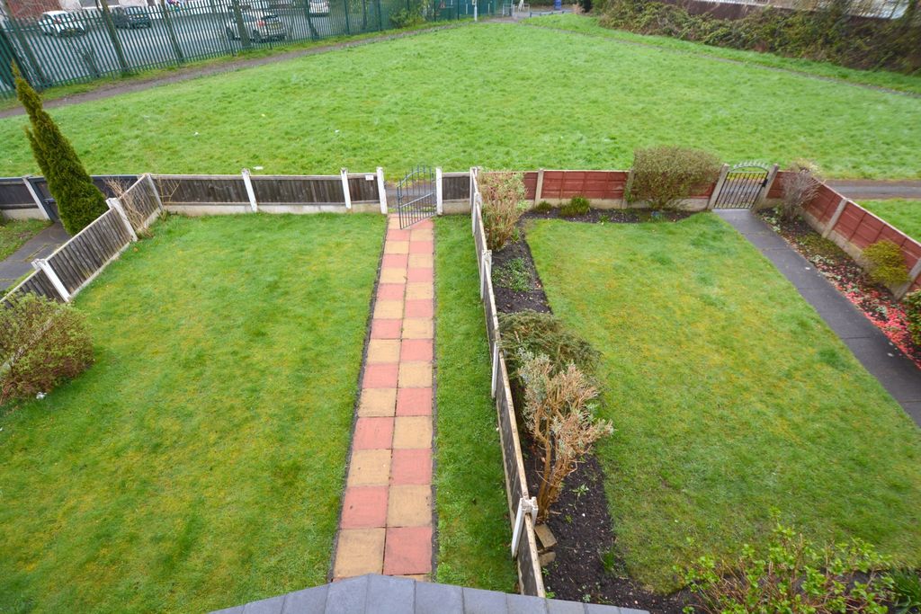 Property photo 2 of 13 Photo 8