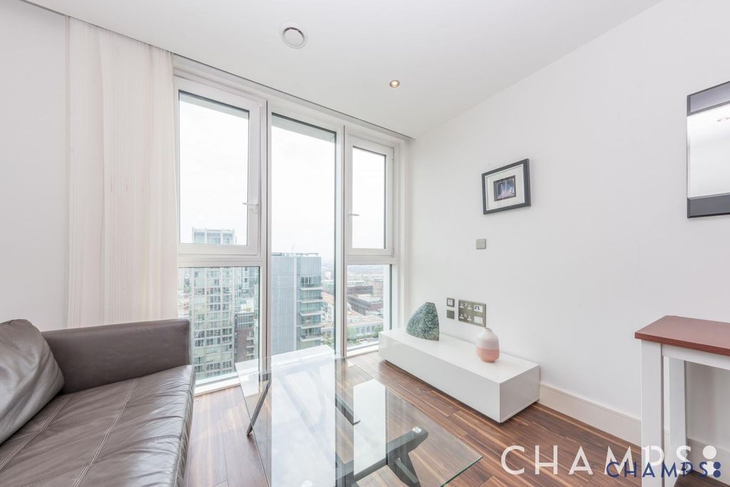 Property photo 1 of 11 1 Bed Flat, Altitude Point, 71 Alie Street, E1