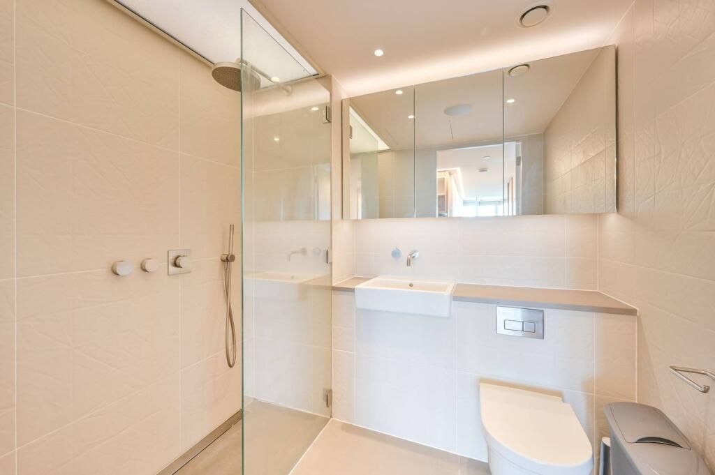 Property photo 3 of 7 Bathroom.Png