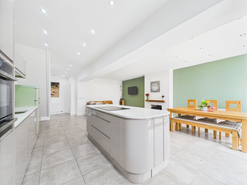 Property photo 3 of 31 Open Plan Living